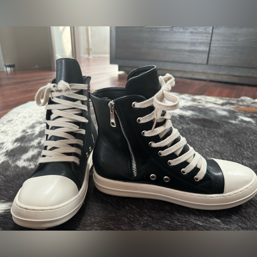 Rick Owens Ramones  High Top
Black Cream style of shoe
